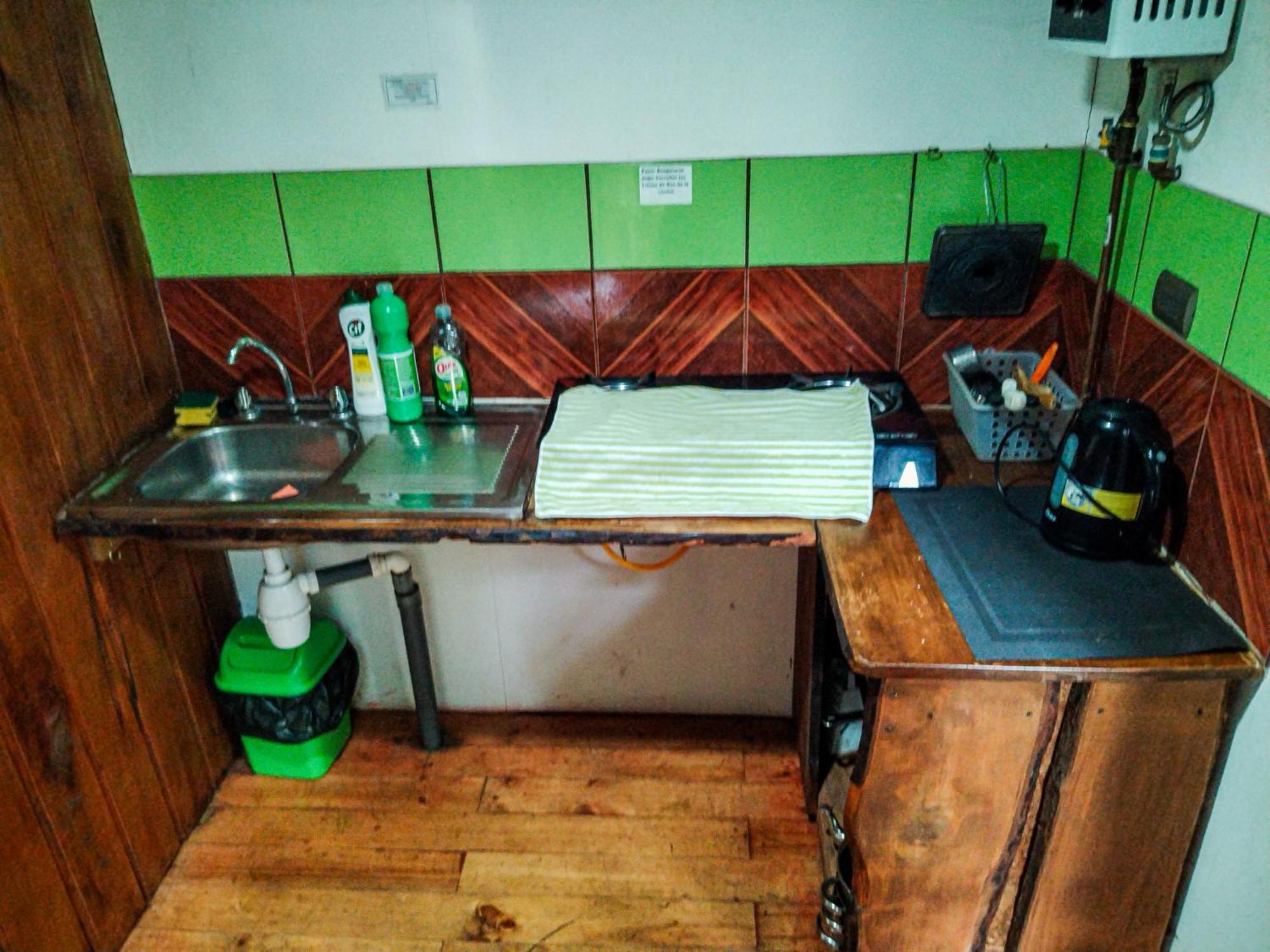 Hostal & Cabanas Luna Del Sur Cucao Екстер'єр фото